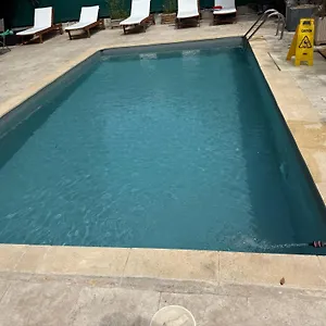Joli Le Clos D'aix Avec Grande Terrasse Piscine Et Parking Gratuit Appartement
